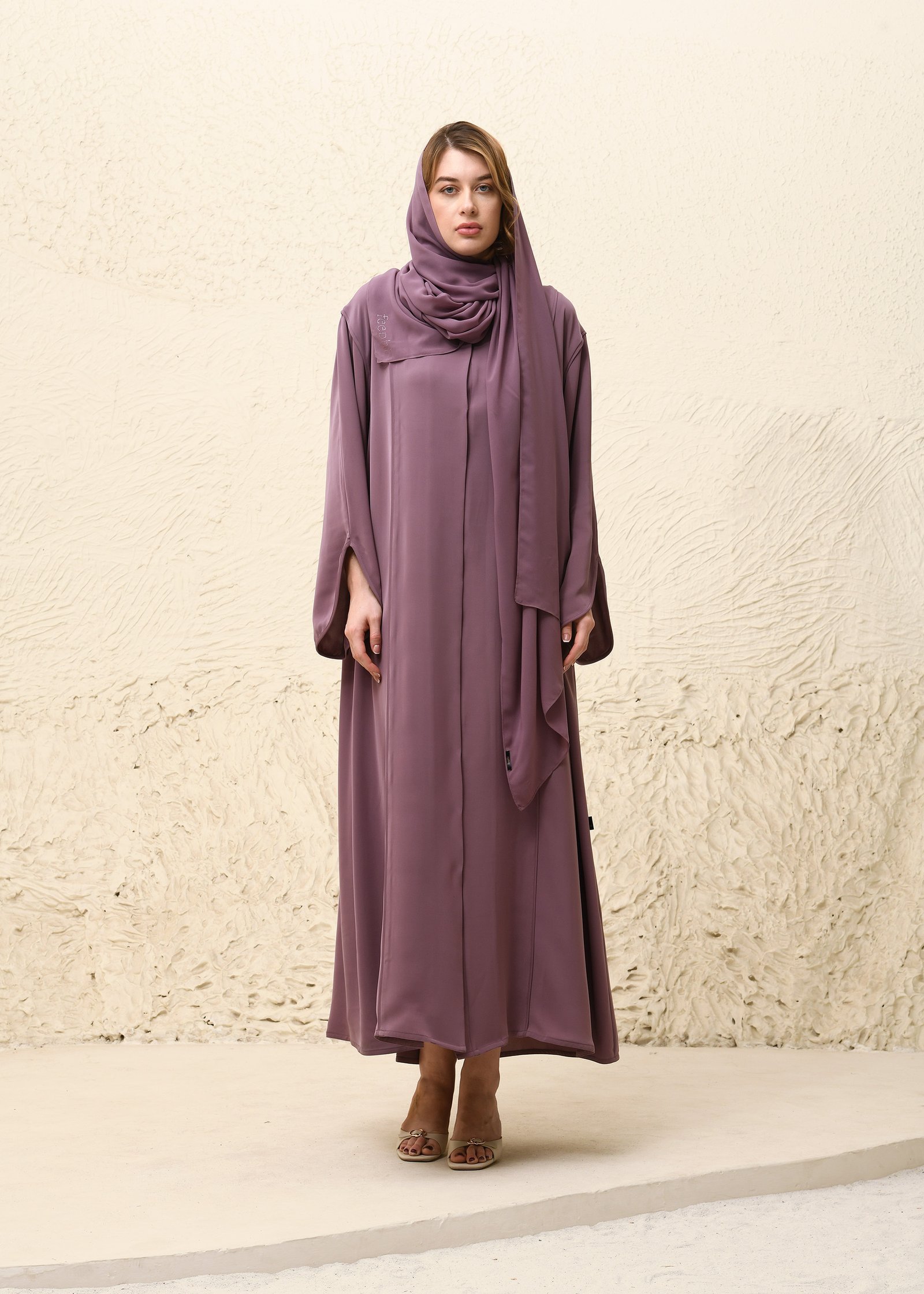 Nazaakat Abaya