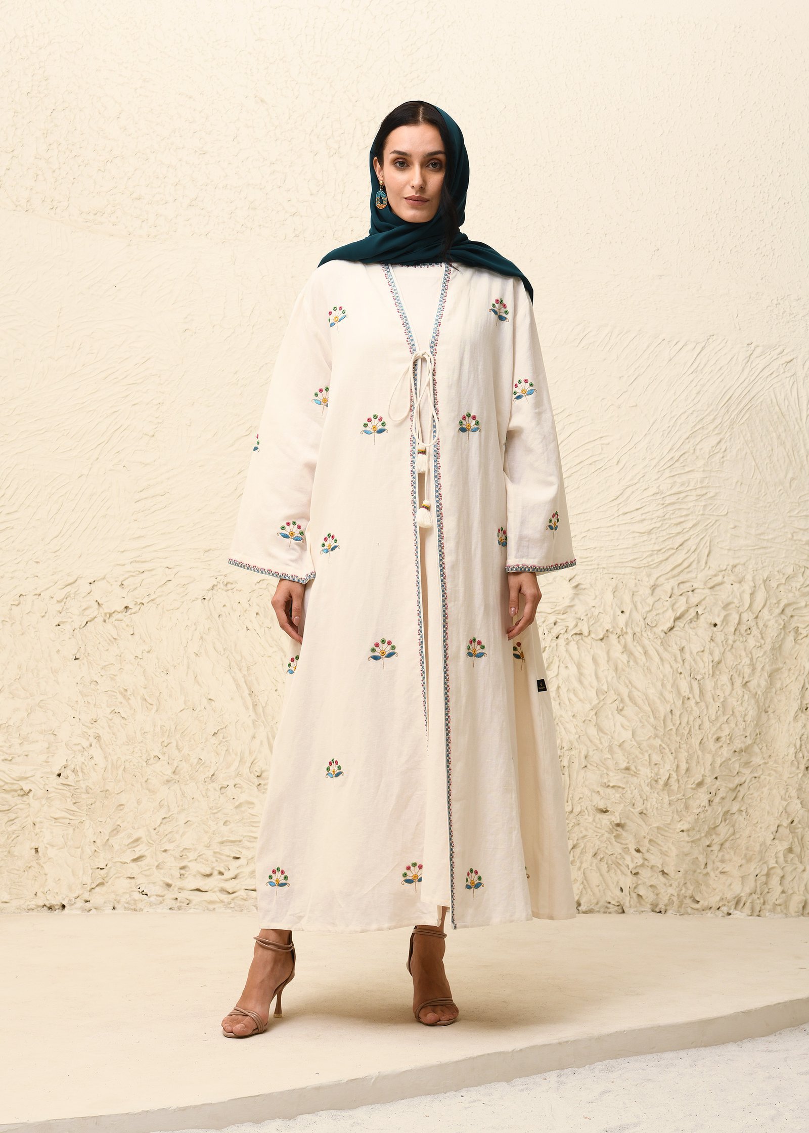 Bahaar-e-Naqashi  Abaya